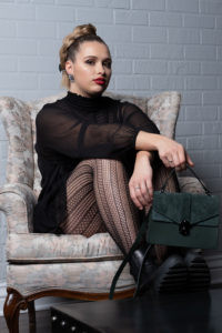 rebecca-coiffure-studio-shooting-sofa-7